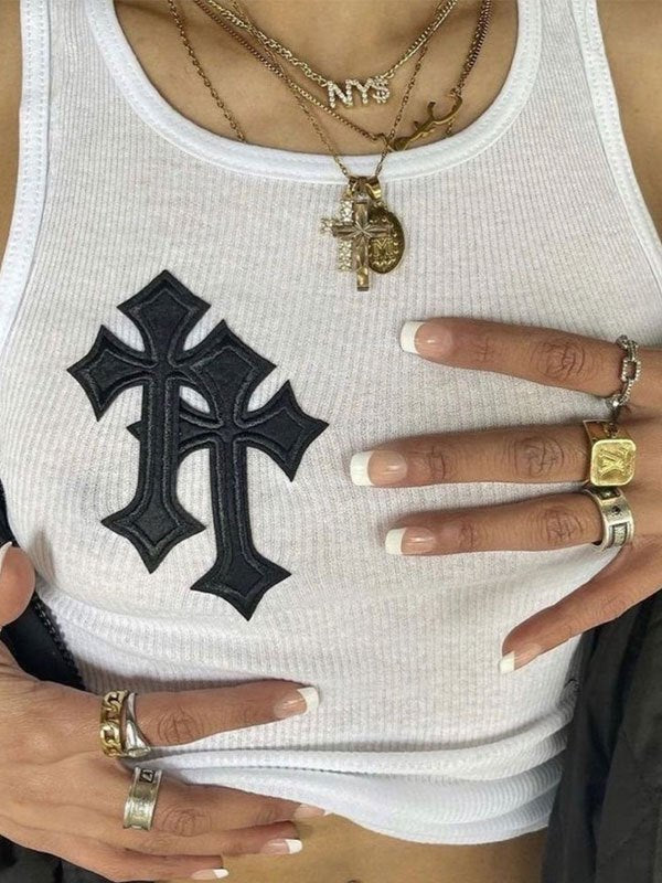 White crop tank top with knitted cross patches – Razys