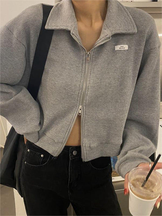Crop jacket with zip in white or grey