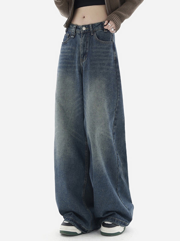 Vintage baggy boyfriend jeans with washed effect