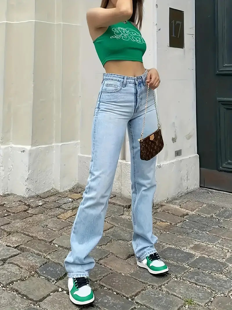 Light blue basic jeans with a high waist and a washed effect