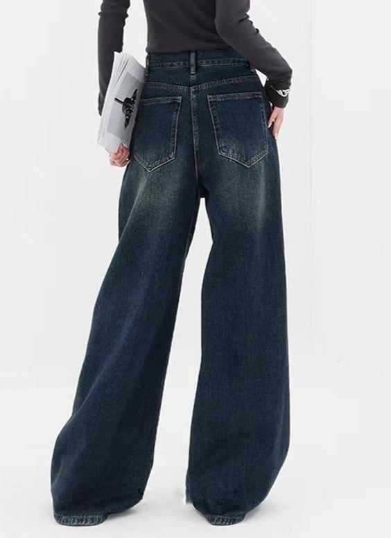 Dark vintage baggy boyfriend jeans