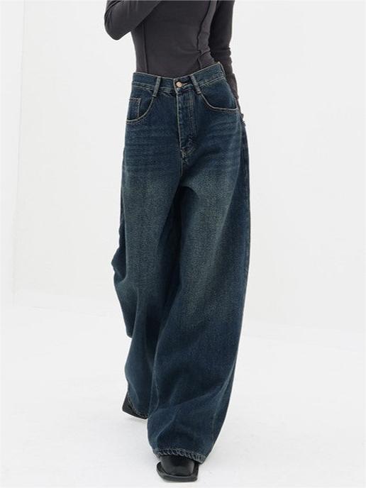 Dark vintage baggy boyfriend jeans